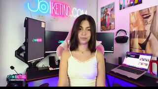 Beautiful nerdy 18-year-old masturbates until she cums while trembling with pleasure