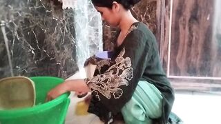 Muslim girl ka bathroom MMS video hua viral