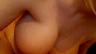 Big-Titted Amateur Babe Fucks Herself on Webcam