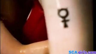Svenska lesbiska Selma & Sofie i duschen