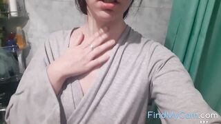 Hot Teen's Solo Orgasm in the Bathtub