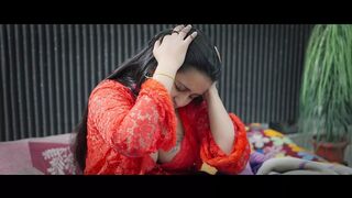 Indian Beautiful Girl Has Sex With Her Servant When Her Household Isn't At Home