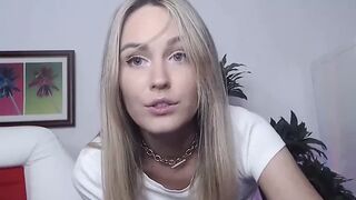 Beautiful blonde cam girl 01