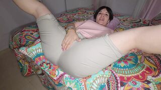 I fuck my chubby stepmom, cum inside her big hairy pussy. Hairy pussy close up