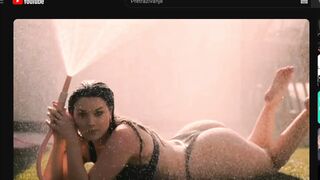 Y OUTUBE GIRL 4