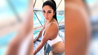 My pussy couldn’t resist the jacuzzi... I ended up screaming in pleasure