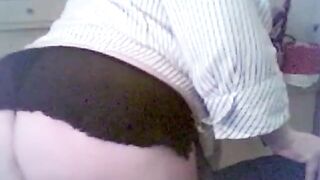 Gordibuena with big tits masturbates on webcam