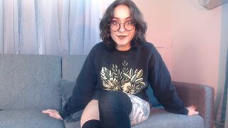 saradoesscience - Witchy Girlfriend Bimbofication Spell