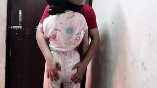 Desi hot girl ko hotel me jabar dasti pakad ke pel diya