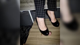 ACM FEET   HEELS - Shoejob And Quick Handjob For That Little Dick