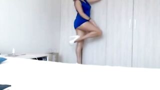 Sexy Amateur Fingers Herself on Webcam