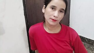 Bhabhi ko bathroom me jabar dasti chuchi pakad ke chod diya