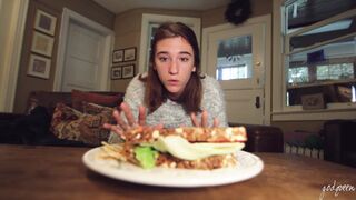 Godqueen Giantess  - dont go anywhere
